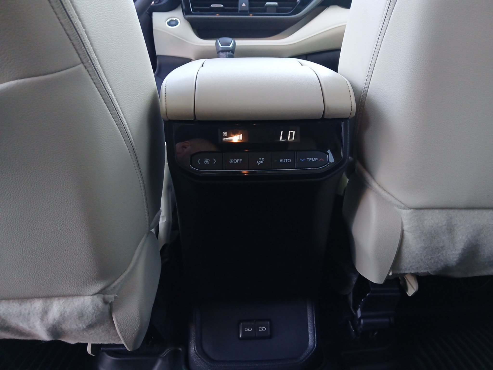 Used 2025 Toyota Highlander XLE FWD image 51