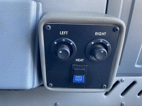 Used 2014 Ford F550 2WD Regular Cab Super Duty image 28