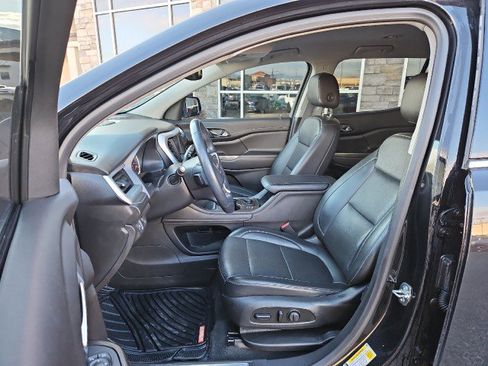 Used 2023 GMC Acadia SLT image 11