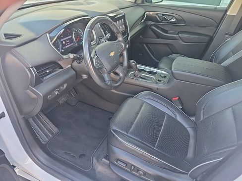 Used 2020 Chevrolet Traverse High Country FWD image 16