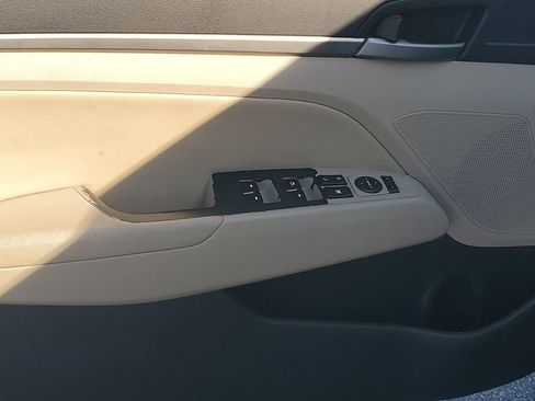 Used 2017 Hyundai Elantra Value Edition image 42