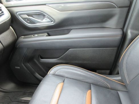 Used 2021 GMC Yukon XL AT4 w/ Technology Package AWD/4WD image 38