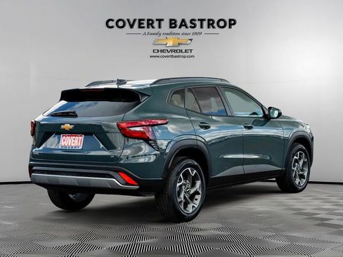 Used 2026 Chevrolet Trax LT w/ Driver Confidence Package FWD image 4