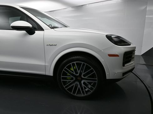 Certified 2026 Porsche Cayenne E-Hybrid AWD/4WD image 20