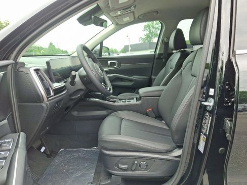 New 2025 Kia Sorento EX image 11