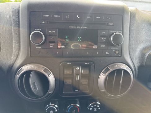 Used 2014 Jeep Wrangler Unlimited Sport w/ Quick Order Package 24S AWD/4WD image 16