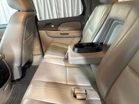 Used 2013 Chevrolet Tahoe LT RWD image 17