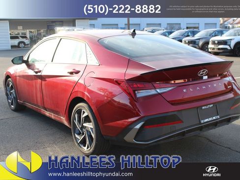 New 2025 Hyundai Elantra SEL image 9