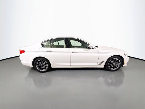 Used 2018 BMW 530i RWD image 11
