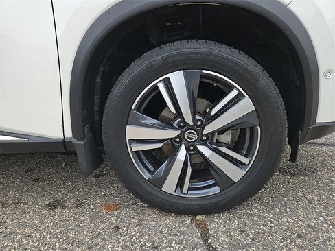 Certified 2021 Nissan Rogue Platinum image 8