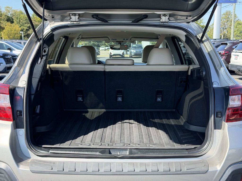 Used 2019 Subaru Outback 3.6R Limited AWD/4WD image 14