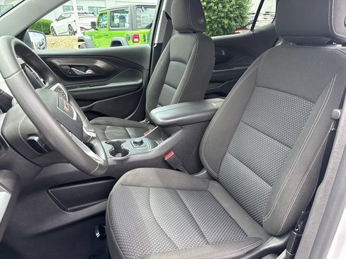 Used 2024 GMC Terrain SLE FWD image 16