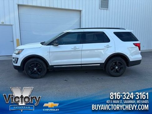 Used 2016 Ford Explorer XLT w/ Equipment Group 202A AWD/4WD image 1