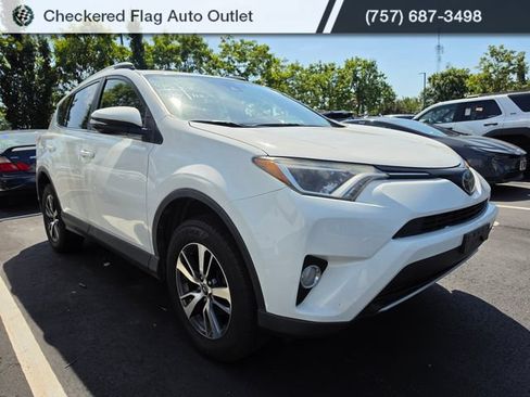 Used 2018 Toyota RAV4 XLE FWD image 3