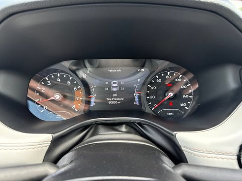 Used 2022 Jeep Compass Limited w/ Sun and Sound Group AWD/4WD image 10