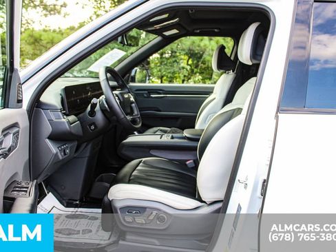 Used 2024 Kia EV9 GT-Line AWD/4WD image 17