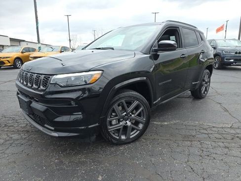 Used 2025 Jeep Compass Limited w/ High Altitude Package image 2