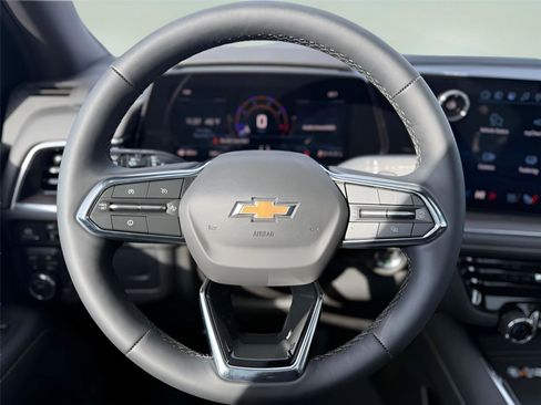 New 2026 Chevrolet Suburban Premier image 16