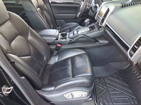 Used 2015 Porsche Cayenne S w/ Premium Package AWD/4WD image 14