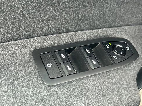 Used 2023 BMW iX xDrive50 w/ Convenience Package AWD/4WD image 11