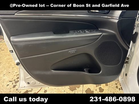 Used 2021 Jeep Grand Cherokee Limited w/ Quick Order Package 28K 80th AWD/4WD image 16