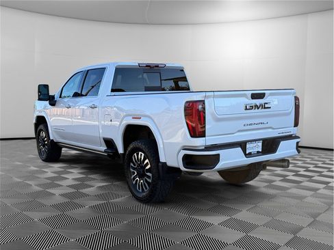 Used 2025 GMC Sierra 3500 Denali Ultimate AWD/4WD image 3