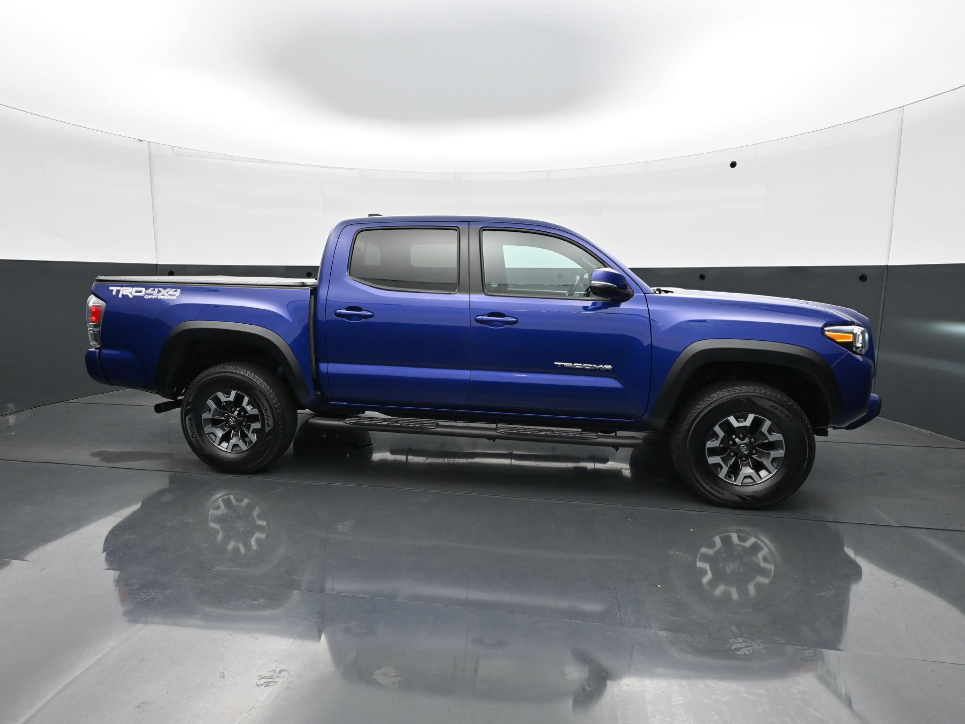 Used 2022 Toyota Tacoma TRD Off-Road w/ TRD Premium Off Road Package AWD/4WD image 8
