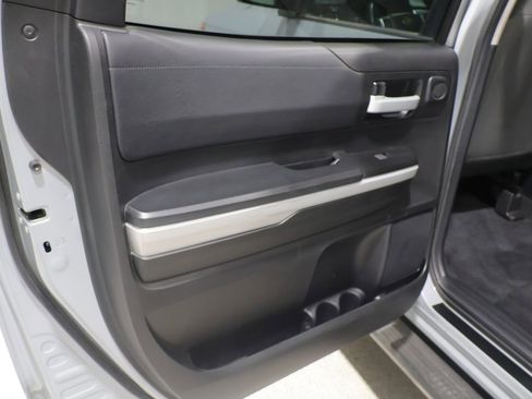 Used 2020 Toyota Tundra SR5 w/ SR5 Upgrade Package AWD/4WD image 19