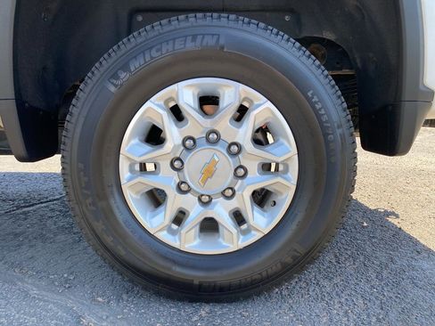 Used 2024 Chevrolet Silverado 2500 LT AWD/4WD image 23