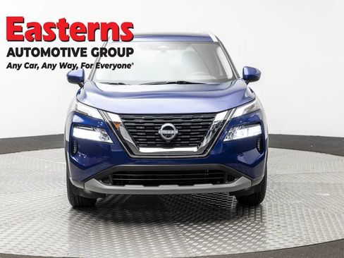 Used 2023 Nissan Rogue SV w/ SV Premium B Package AWD/4WD image 2