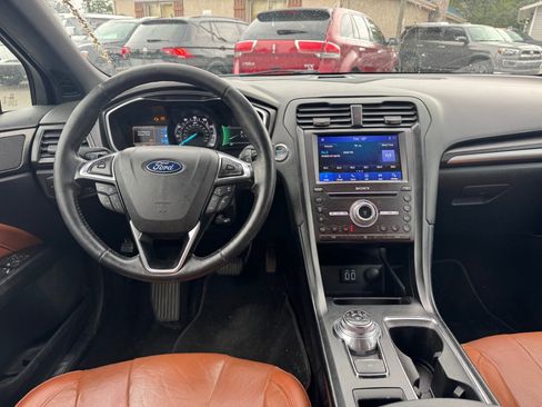 Used 2019 Ford Fusion Titanium AWD/4WD image 12
