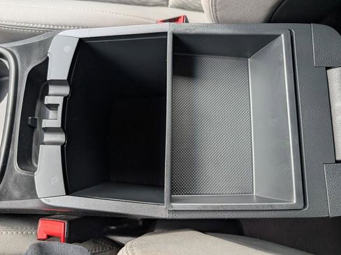 Used 2017 Hyundai Santa Fe SE image 35