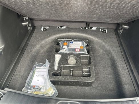 New 2025 Jeep Compass Sport image 9