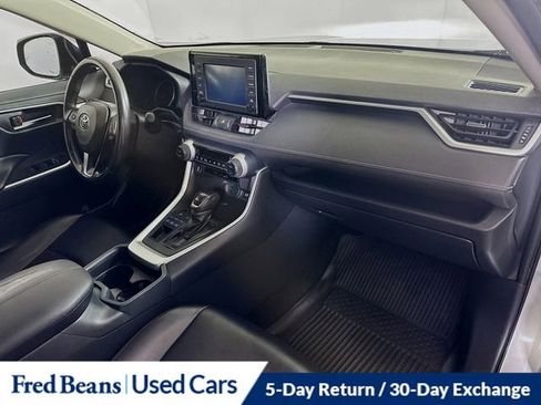 Used 2019 Toyota RAV4 XLE Premium image 28
