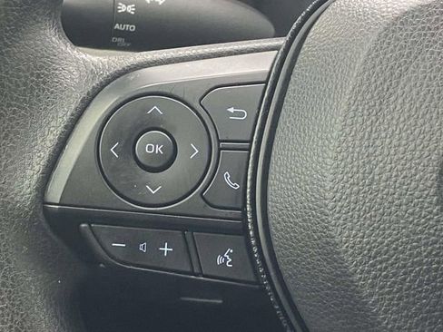 Used 2020 Toyota Corolla LE image 18