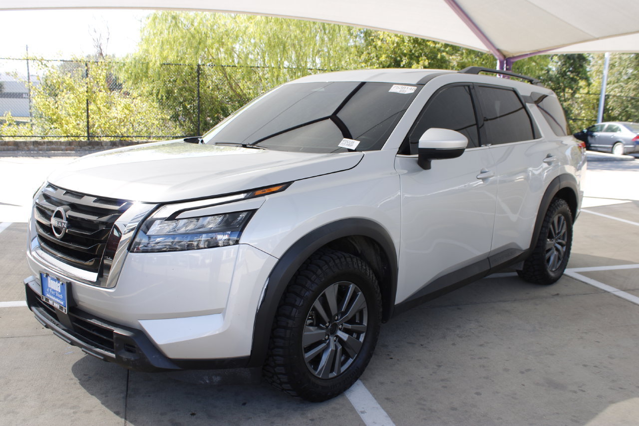 Used 2023 Nissan Pathfinder SV AWD/4WD image 1