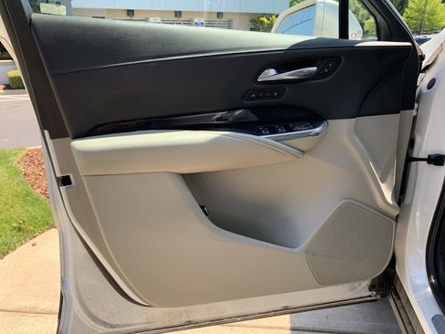 Used 2020 Cadillac XT4 Premium Luxury w/ Driver Awareness Package FWD image 14