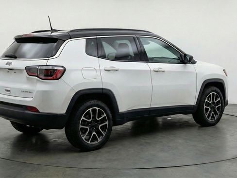 Used 2025 Jeep Compass Trailhawk image 9
