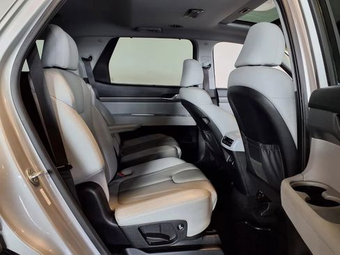 Used 2021 Hyundai Palisade SEL w/ Premium Package AWD/4WD image 12