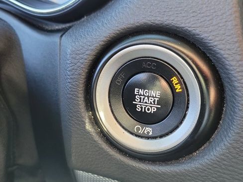 Used 2018 Dodge Durango GT image 30