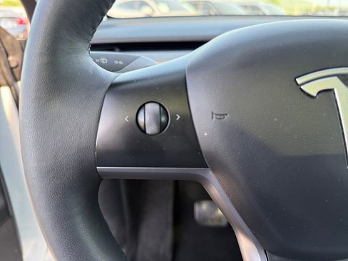 Used 2023 Tesla Model Y AWD image 24