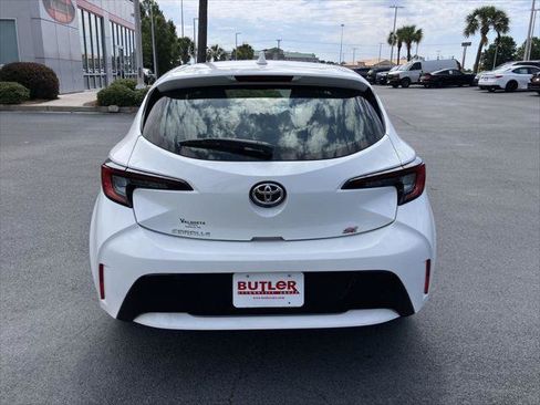 Certified 2025 Toyota Corolla SE FWD image 4