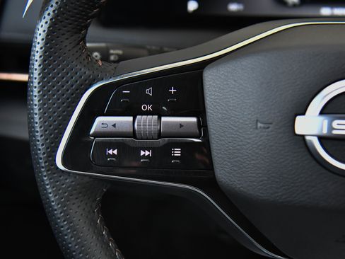 Used 2024 Nissan Ariya FWD image 39