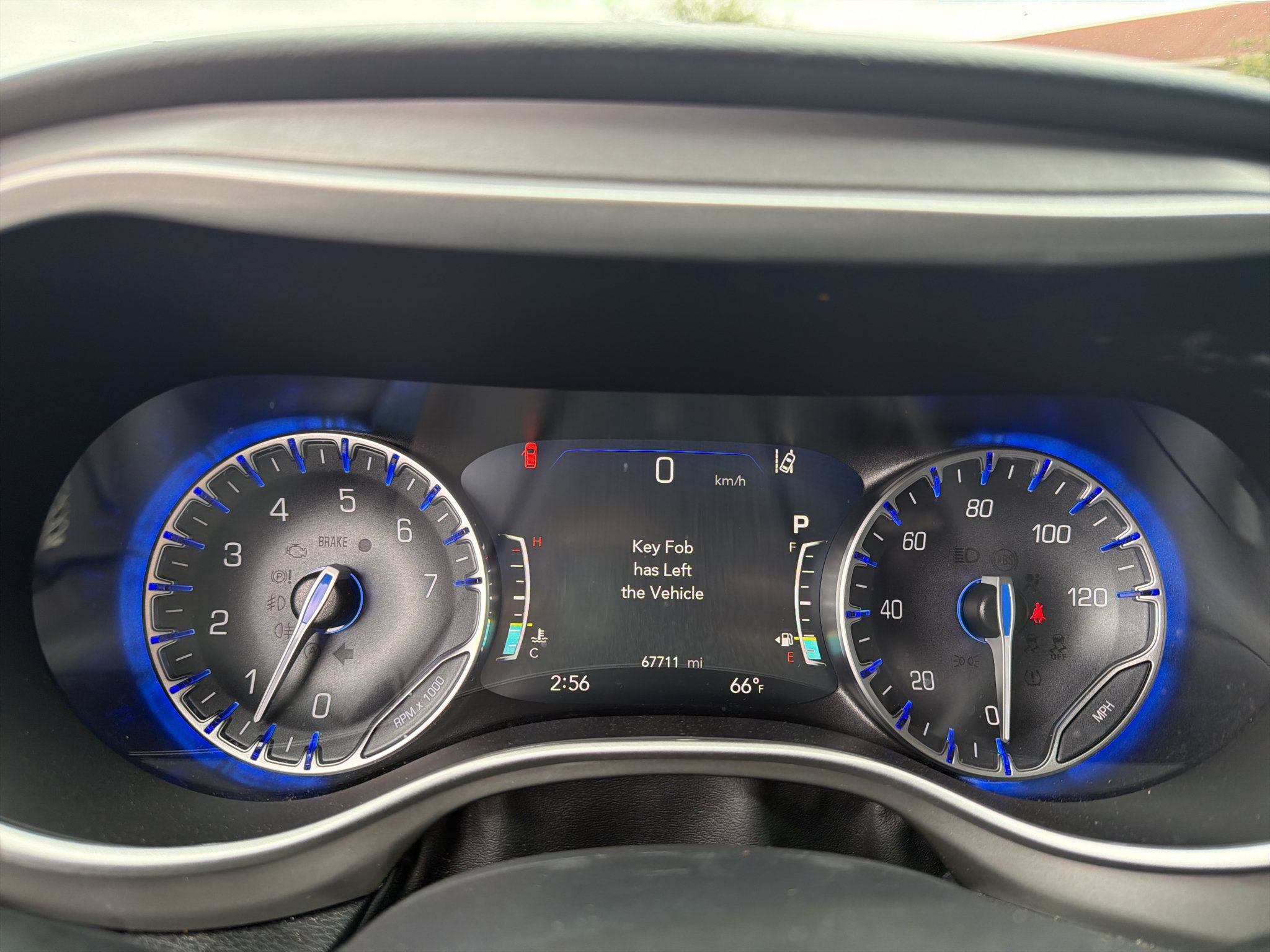 Used 2025 Chrysler Pacifica Select FWD image 12