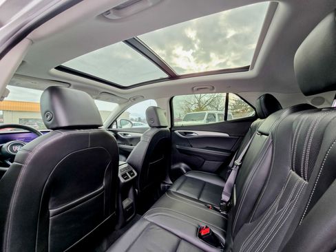 Used 2024 Buick Envision Avenir image 16