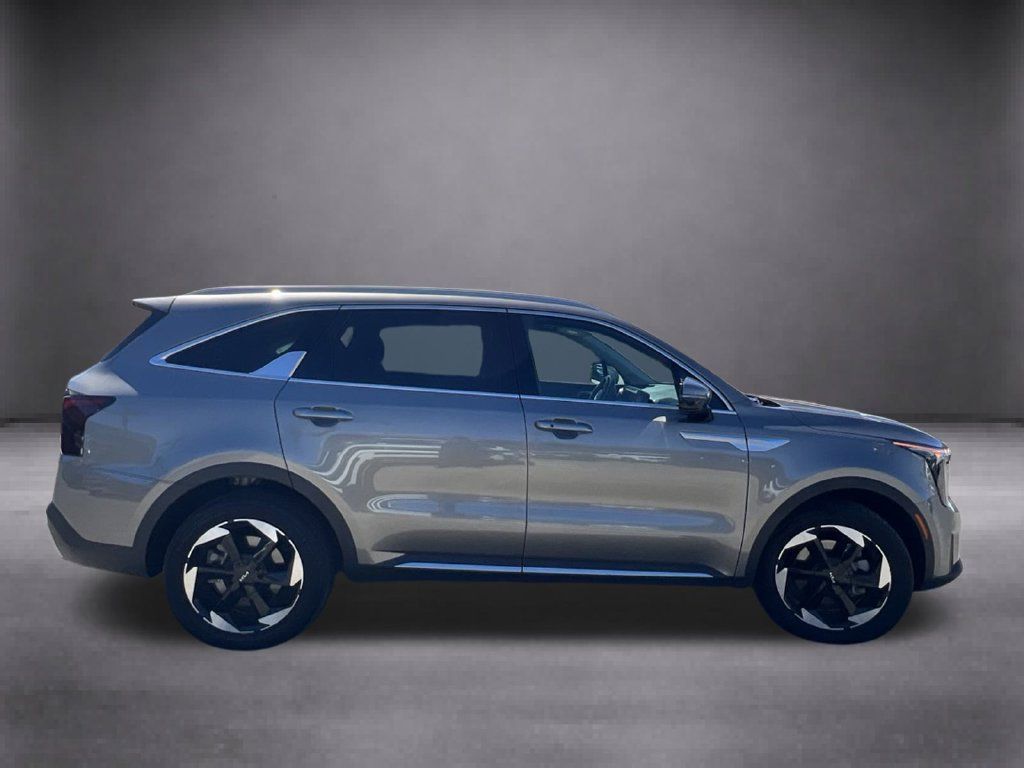 Used 2025 Kia Sorento EX FWD image 9