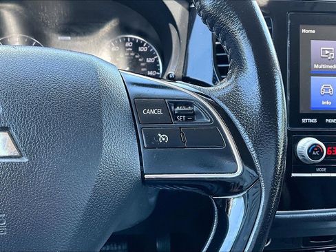 Used 2020 Mitsubishi Outlander SE AWD/4WD image 12