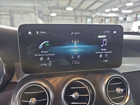 Used 2022 Mercedes-Benz GLC 300 4MATIC image 25