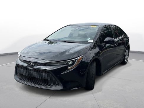Used 2021 Toyota Corolla LE FWD image 2