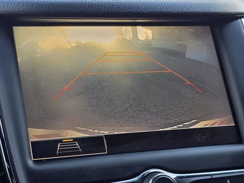 Used 2019 Chevrolet Cruze Premier w/ Sun And Sound Package image 22